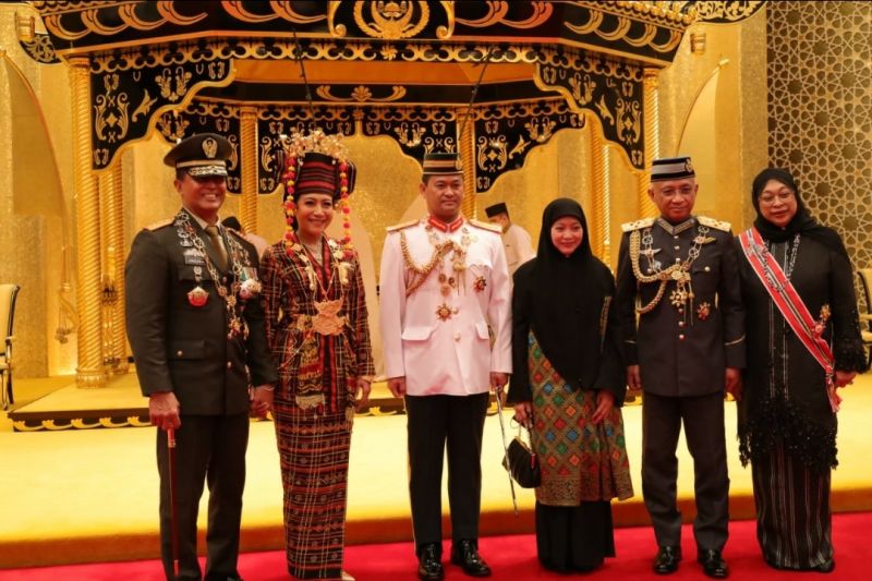 Panglima TNI terima bintang penghargaan dari Sultan Brunei Darussalam Panglima TNI terima bintang penghargaan dari Sultan Brunei Darussalam