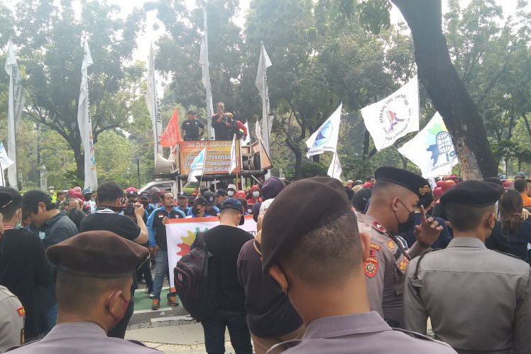 Wagub DKI minta pengunjuk rasa UMP tertib sampaikan aspirasi Wagub DKI minta pengunjuk rasa UMP tertib sampaikan aspirasi