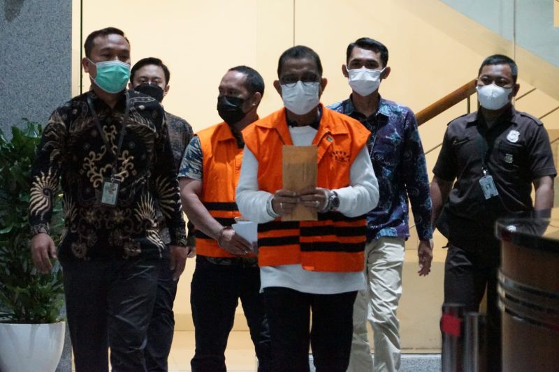 KPK dalami aliran uang untuk Richard Louhenapessy dari pihak swasta KPK dalami aliran uang untuk Richard Louhenapessy dari pihak swasta