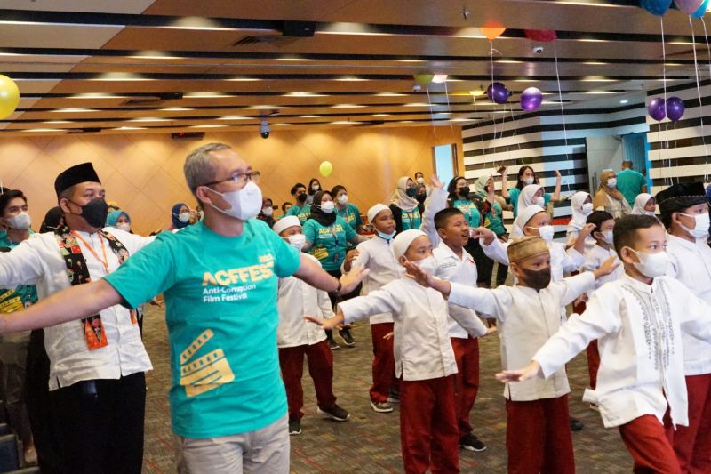 KPK gelar dongeng antikorupsi peringati Hari Anak Nasional KPK gelar dongeng antikorupsi peringati Hari Anak Nasional