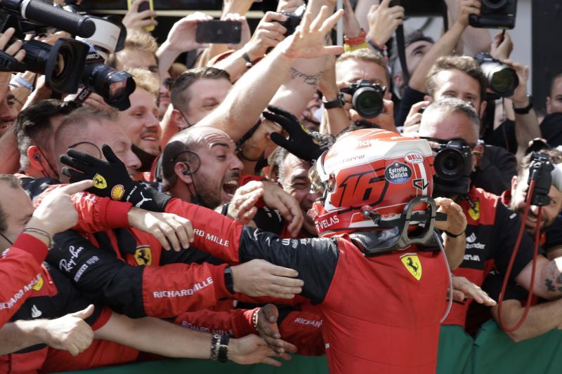 Leclerc bungkam suporter Verstappen dengan kemenangan di GP Austria Leclerc bungkam suporter Verstappen dengan kemenangan di GP Austria
