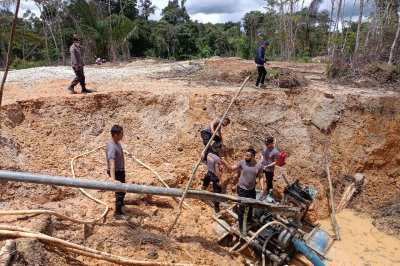 Pertambangan tanpa izin dinilai butuh komitmen penegakan hukum Pertambangan tanpa izin dinilai butuh komitmen penegakan hukum