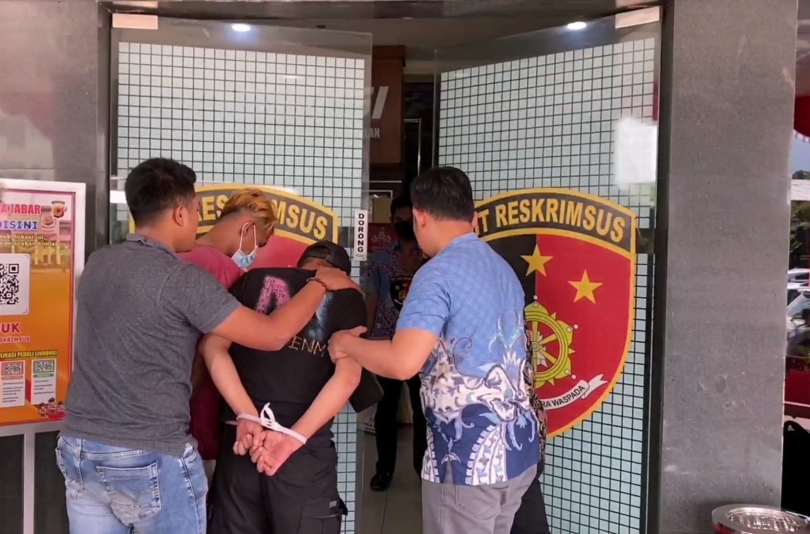 Dua tersangka baru sindikat penyalahgunaan LPG Subang ditangkap Dua tersangka baru sindikat penyalahgunaan LPG Subang ditangkap