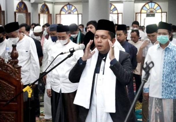 Ratusan warga gelar salat Iduladha di Masjid Agung Al-Musabaqoh, Subang