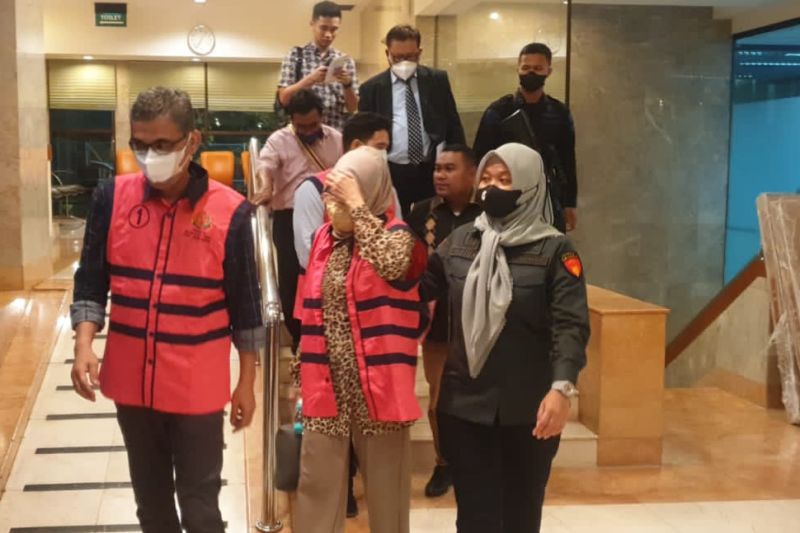 Kejati DKI tahan tiga tersangka korupsi pembebasan lahan di Cipayung Kejati DKI tahan tiga tersangka korupsi pembebasan lahan di Cipayung