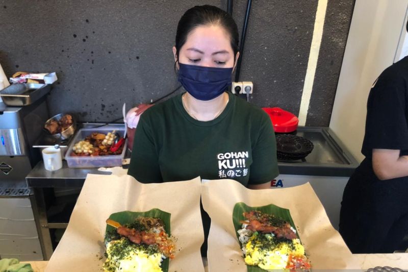 Nasi bungkus ala Jepang jadi kuliner incaran wisatawan di Bali Nasi bungkus ala Jepang jadi kuliner incaran wisatawan di Bali