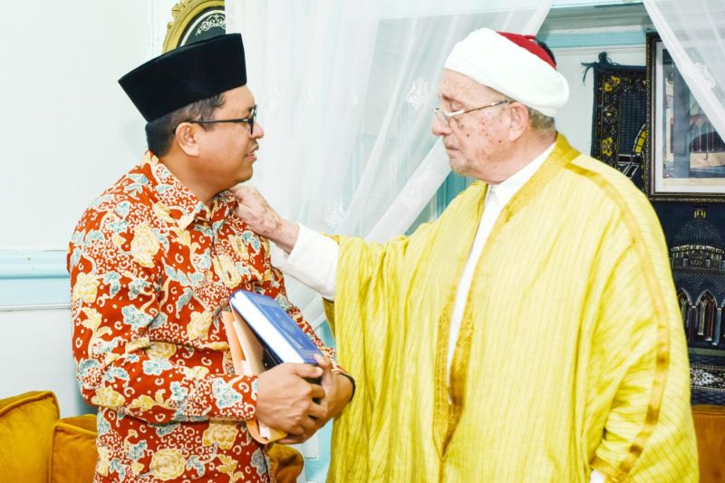 Dubes RI, imam besar Tunisia bahas kerja sama dengan masjid Istiqlal Dubes RI, imam besar Tunisia bahas kerja sama dengan masjid Istiqlal