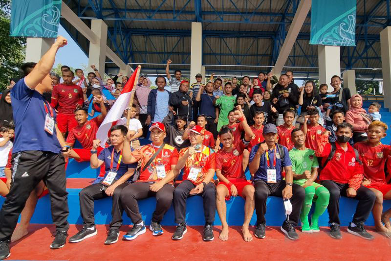 Tim sepak bola CP sukses atasi ketegangan dengan kalahkan Thailand 3-2 Tim sepak bola CP sukses atasi ketegangan dengan kalahkan Thailand 3-2