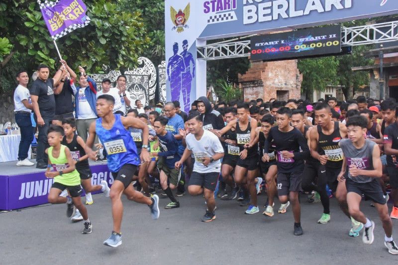 Lebih dari seribu peserta ikuti lomba Kota Kediri Berlari Lebih dari seribu peserta ikuti lomba Kota Kediri Berlari