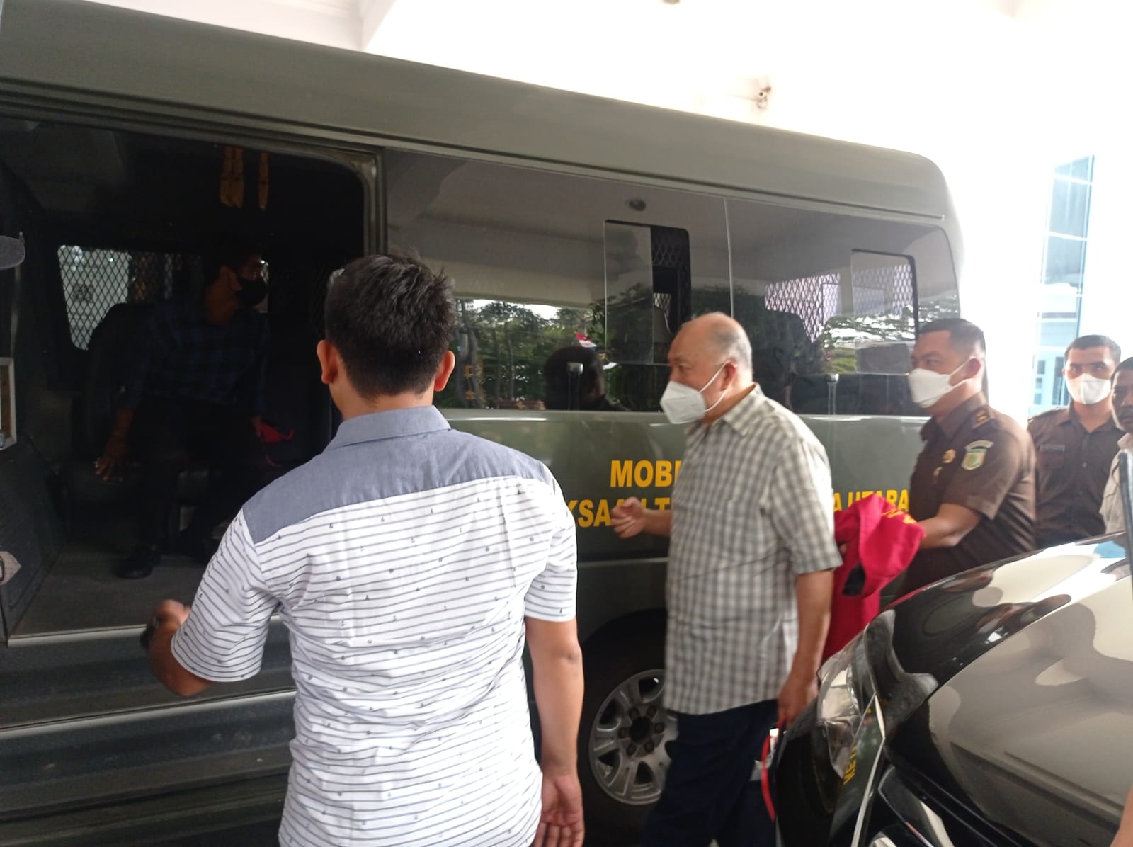 Kejatisu tahan Direktur PT ACR terkait dugaan korupsi kredit macet Rp39,5 miliar Kejatisu tahan Direktur PT ACR terkait dugaan korupsi kredit macet Rp39,5 miliar