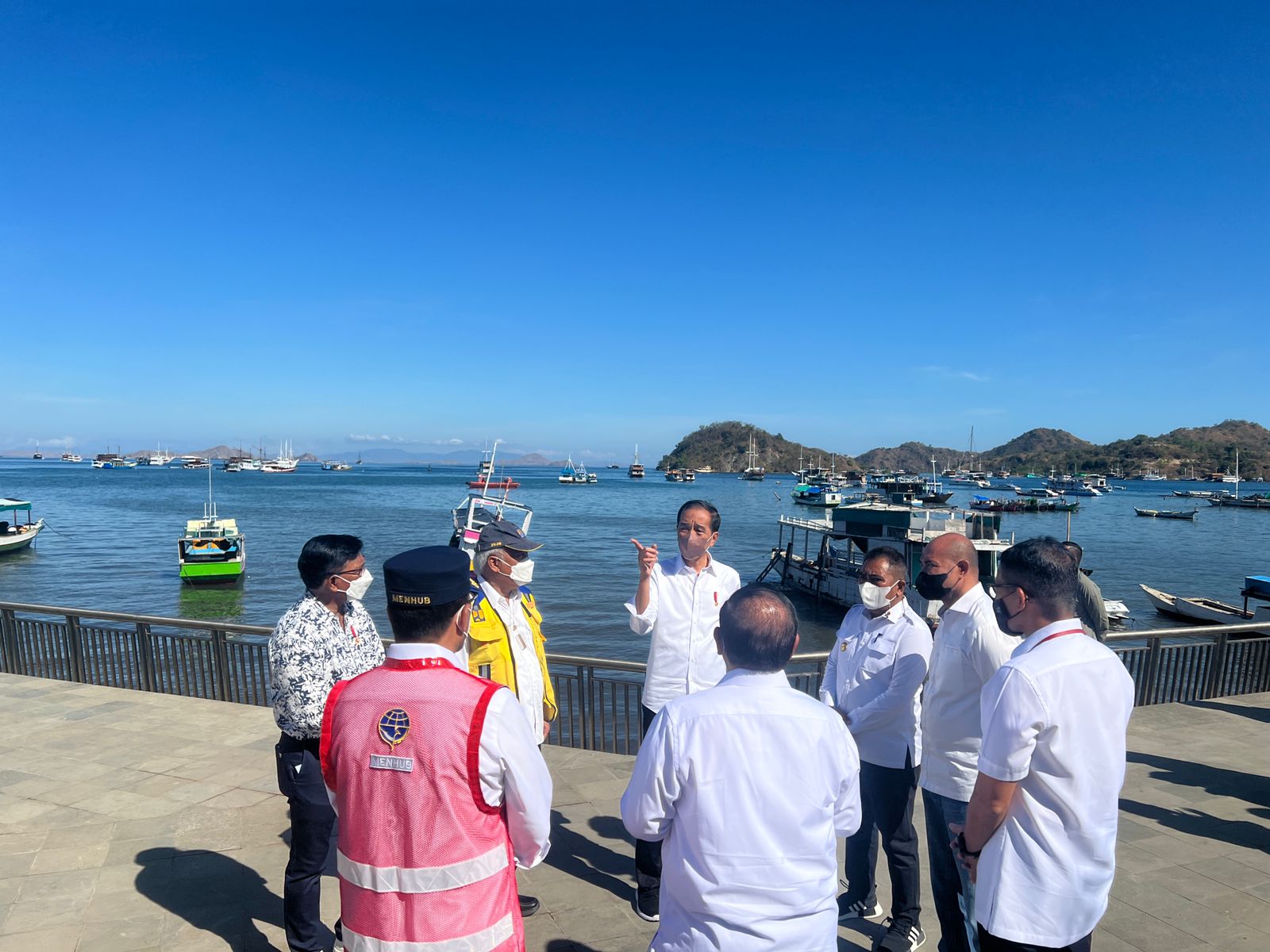 Presiden Jokowi tinjau proyek pengembangan sarana hunian di Labuan Bajo Presiden Jokowi tinjau proyek pengembangan sarana hunian di Labuan Bajo