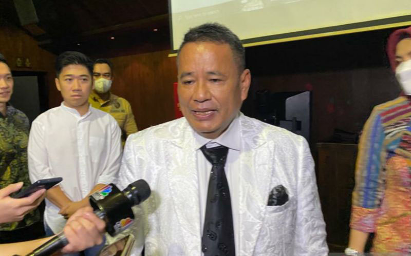 Hotman Paris masih menangani nasib 3.000 karyawan Holywings Hotman Paris masih menangani nasib 3.000 karyawan Holywings