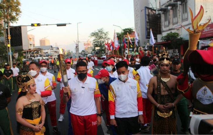 Ribuan masyarakat Solo sambut meriah torch relay APG 2022