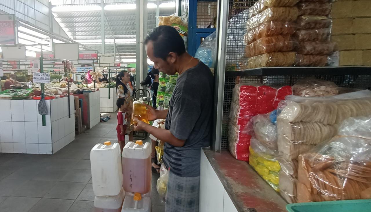 Pedagang tolak aplikasi PeduliLindungi Pedagang tolak aplikasi PeduliLindungi