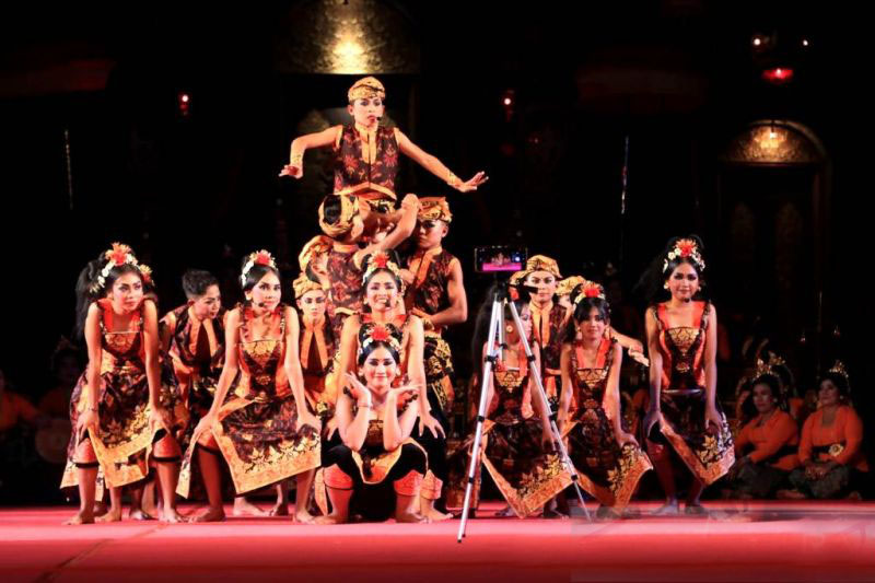 Gong Kebyar anak-anak Jembrana pukau penonton Pesta Kesenian Bali Gong Kebyar anak-anak Jembrana pukau penonton Pesta Kesenian Bali