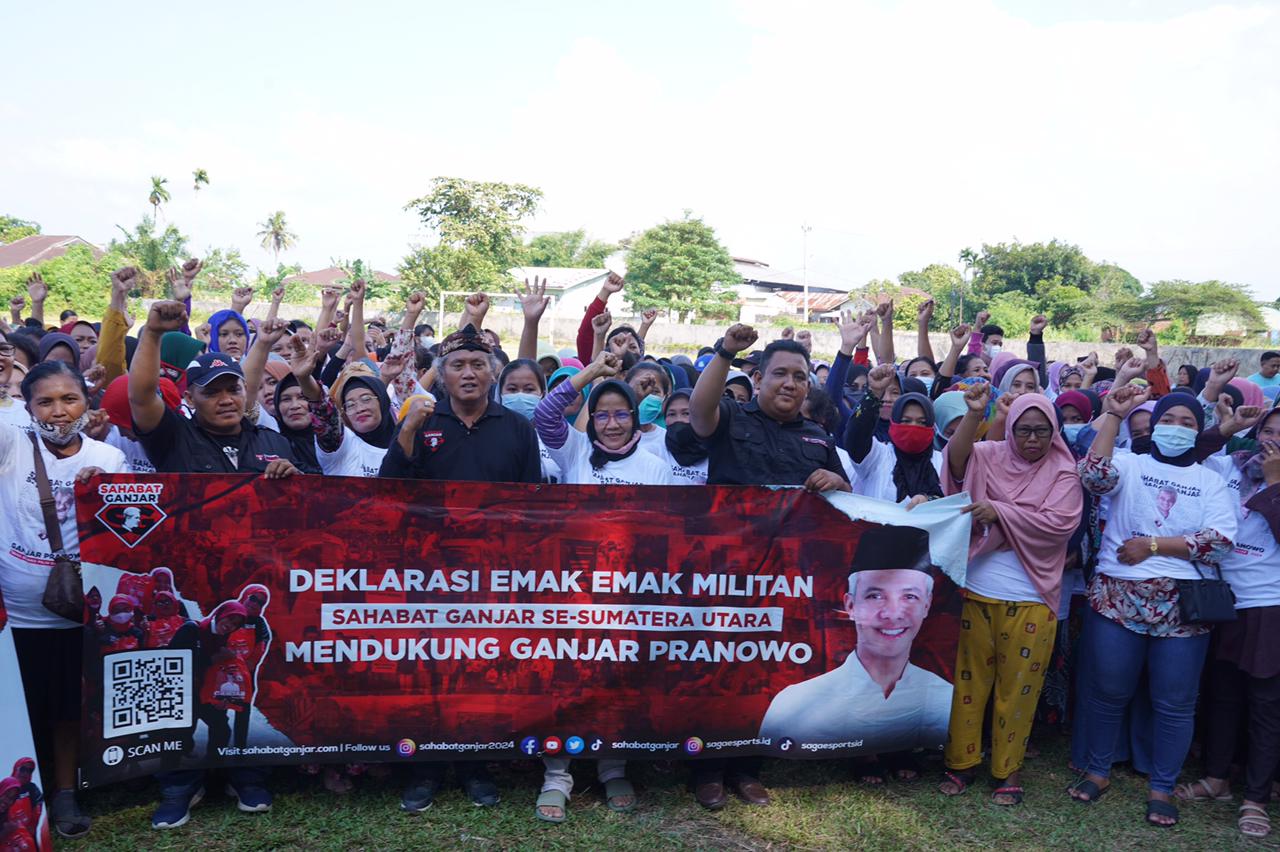 Emak-emak di Medan deklarasi dukung Ganjar maju Pilpres 2024 Emak-emak di Medan deklarasi dukung Ganjar maju Pilpres 2024