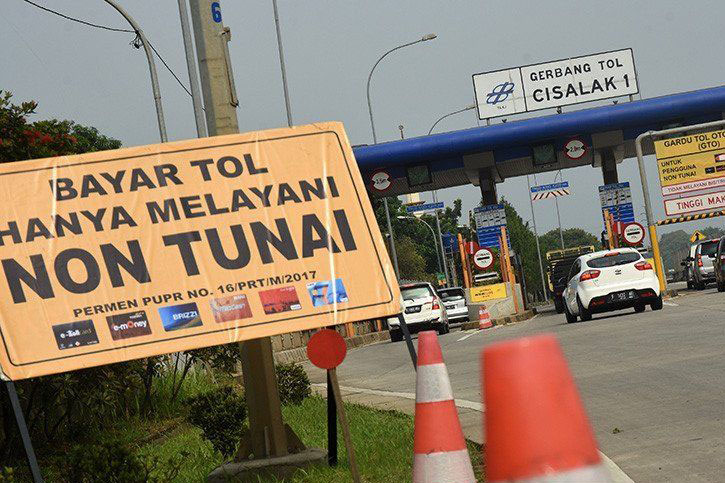 Pemerintah diminta segera rampungkan aturan bayar tol non tunai Pemerintah diminta segera rampungkan aturan bayar tol non tunai