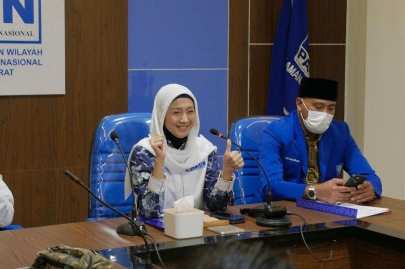 Desy Ratnasari siap ikut Pilkada Jabar jika ditugaskan partai Desy Ratnasari siap ikut Pilkada Jabar jika ditugaskan partai