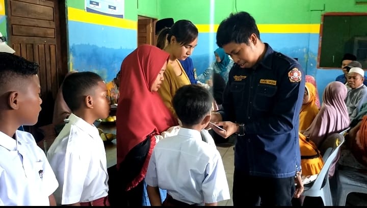 Karang Taruna Kabupaten Langkat bagikan KIA dan beras di Kwala Besar Karang Taruna Kabupaten Langkat bagikan KIA dan beras di Kwala Besar