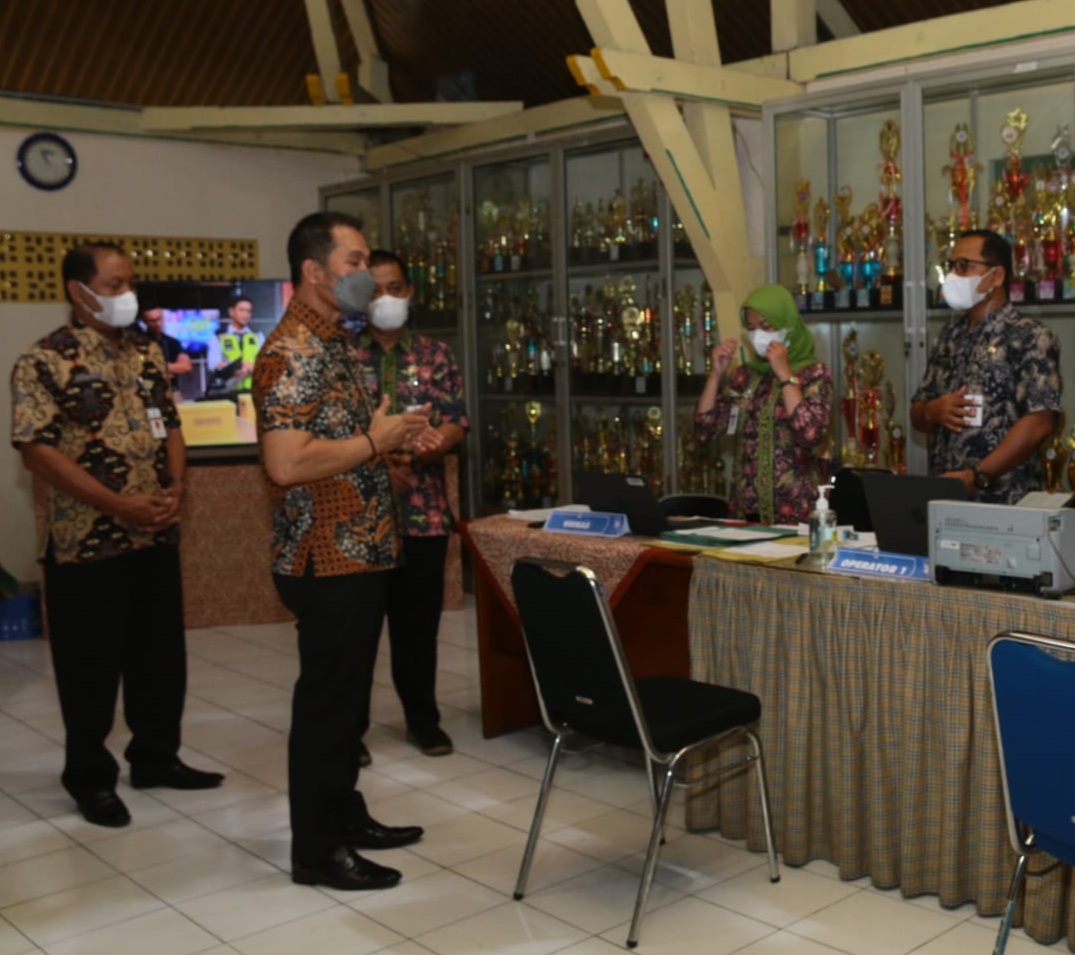 Pastikan tak ada kendala, Bupati Kudus pantau langsung pelaksanaan PPDB Pastikan tak ada kendala, Bupati Kudus pantau langsung pelaksanaan PPDB