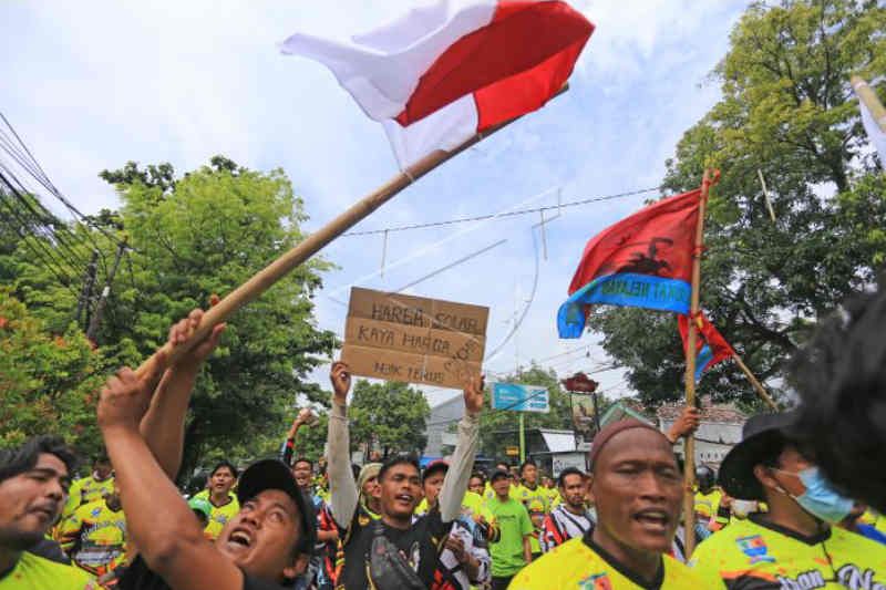Nelayan Indramayu tuntut pemerintah revisi PP no 85 Tahun 2021 Nelayan Indramayu tuntut pemerintah revisi PP no 85 Tahun 2021