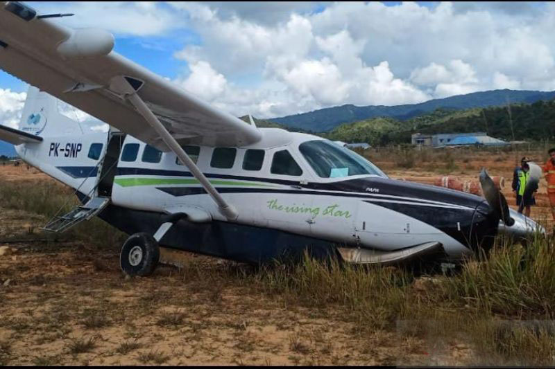 Pesawat kargo militer Rusia jatuh, empat orang tewas