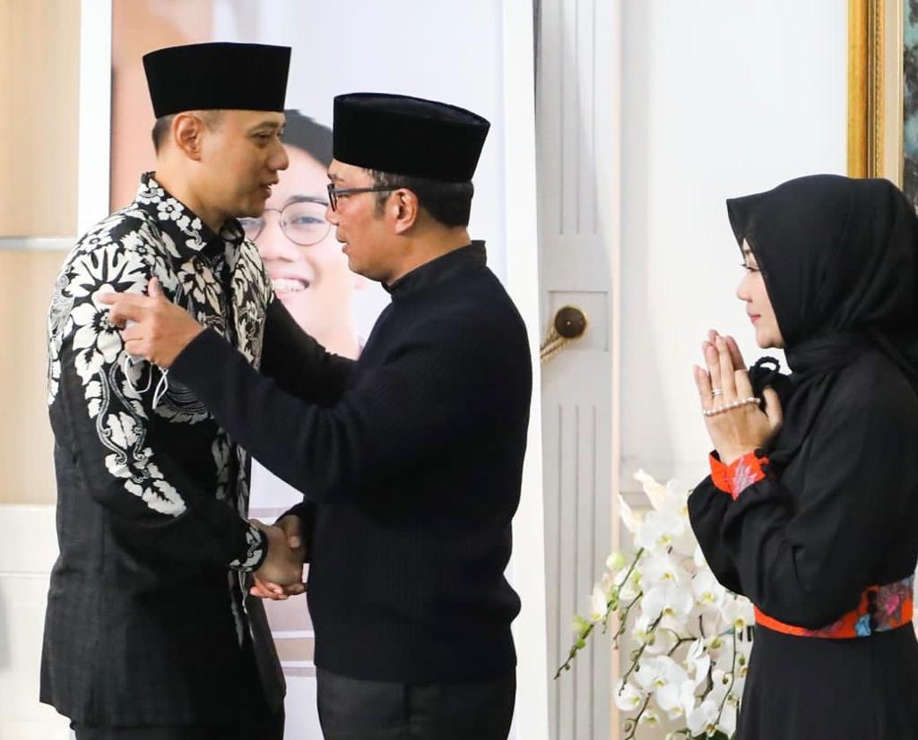 Takziah ke rumah Ridwan Kamil, AHY sampaikan belasungkawa untuk Eril Takziah ke rumah Ridwan Kamil, AHY sampaikan belasungkawa untuk Eril