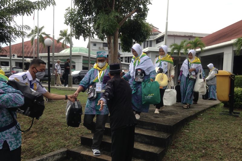 Embarkasi Batam telah berangkat 1.337 calon haji ke Tanah Suci