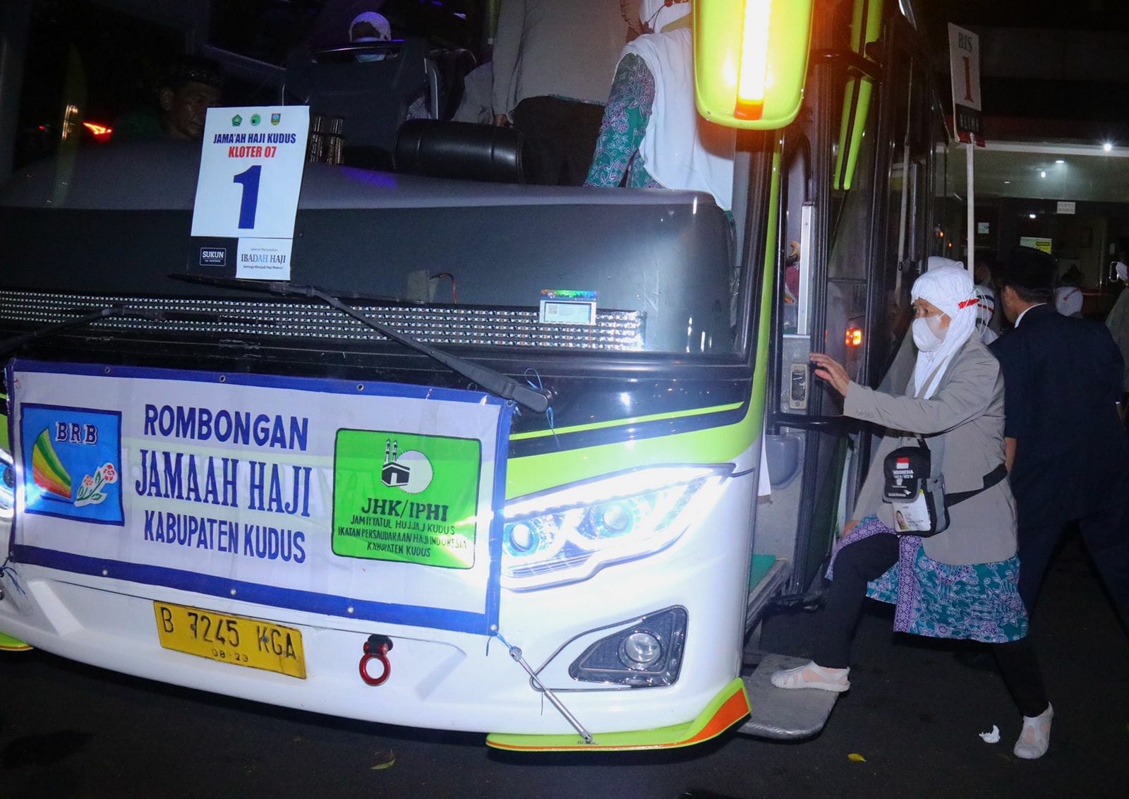 JCH asal Kudus mulai diberangkatkan ke asrama haji JCH asal Kudus mulai diberangkatkan ke asrama haji