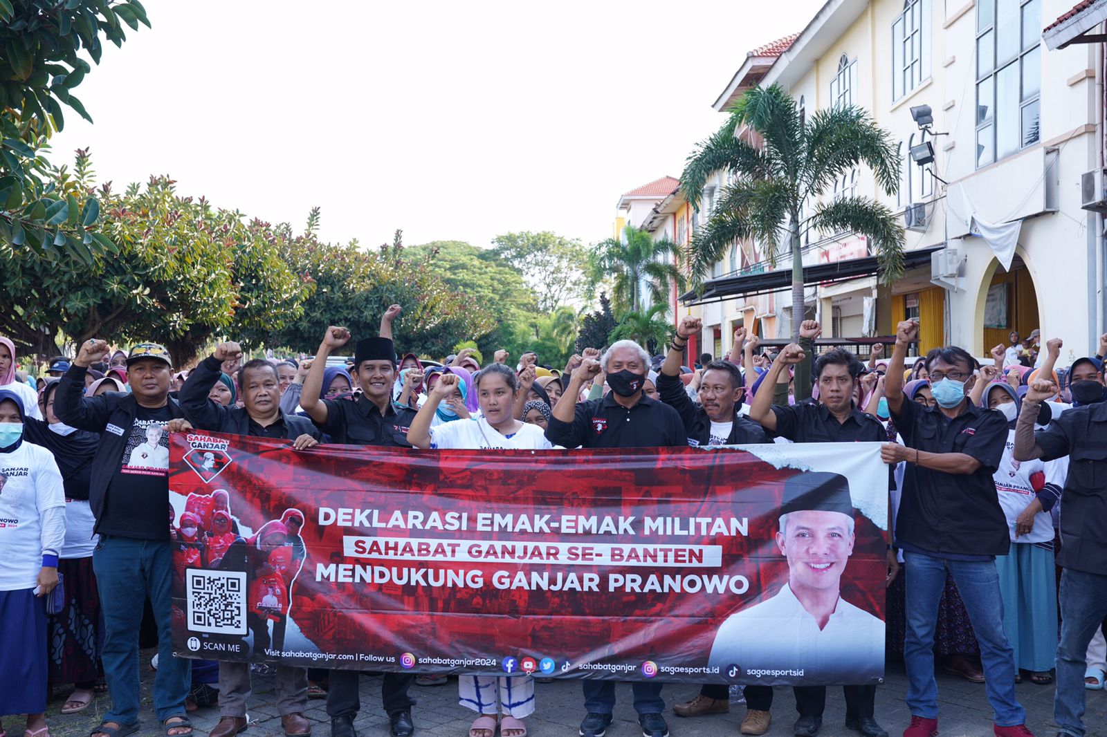 Emak-emak militan Banten deklarasikan dukungan untuk Ganjar maju Pilpres Emak-emak militan Banten deklarasikan dukungan untuk Ganjar maju Pilpres