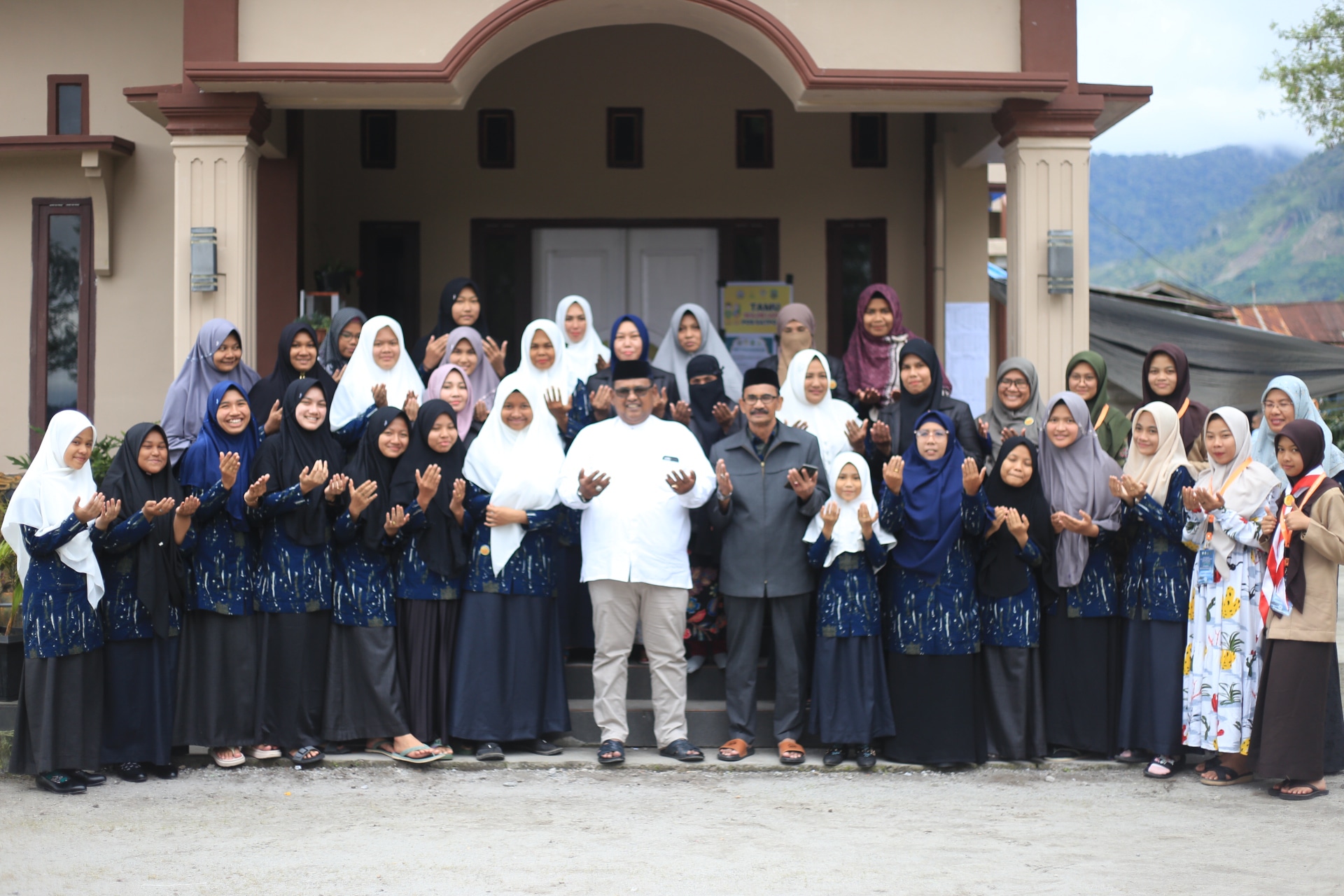 Semangati peserta MTQ, Wabup Aceh Utara datangi lokasi pemondokan kafilah Semangati peserta MTQ, Wabup Aceh Utara datangi lokasi pemondokan kafilah