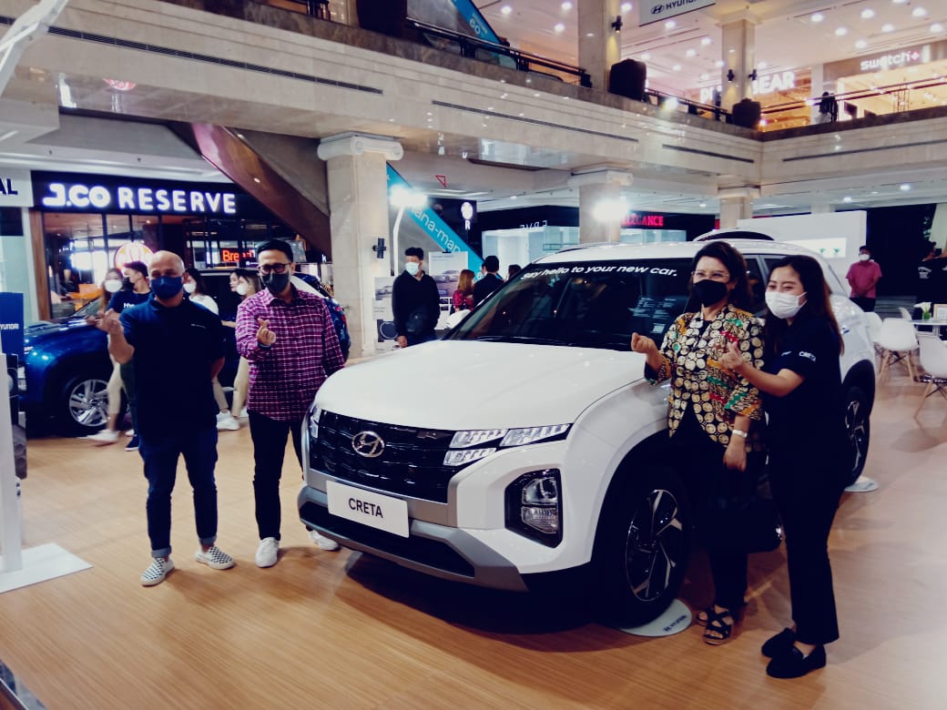 Penjualan mobil tetap tinggi meski pandemi Penjualan mobil tetap tinggi meski pandemi