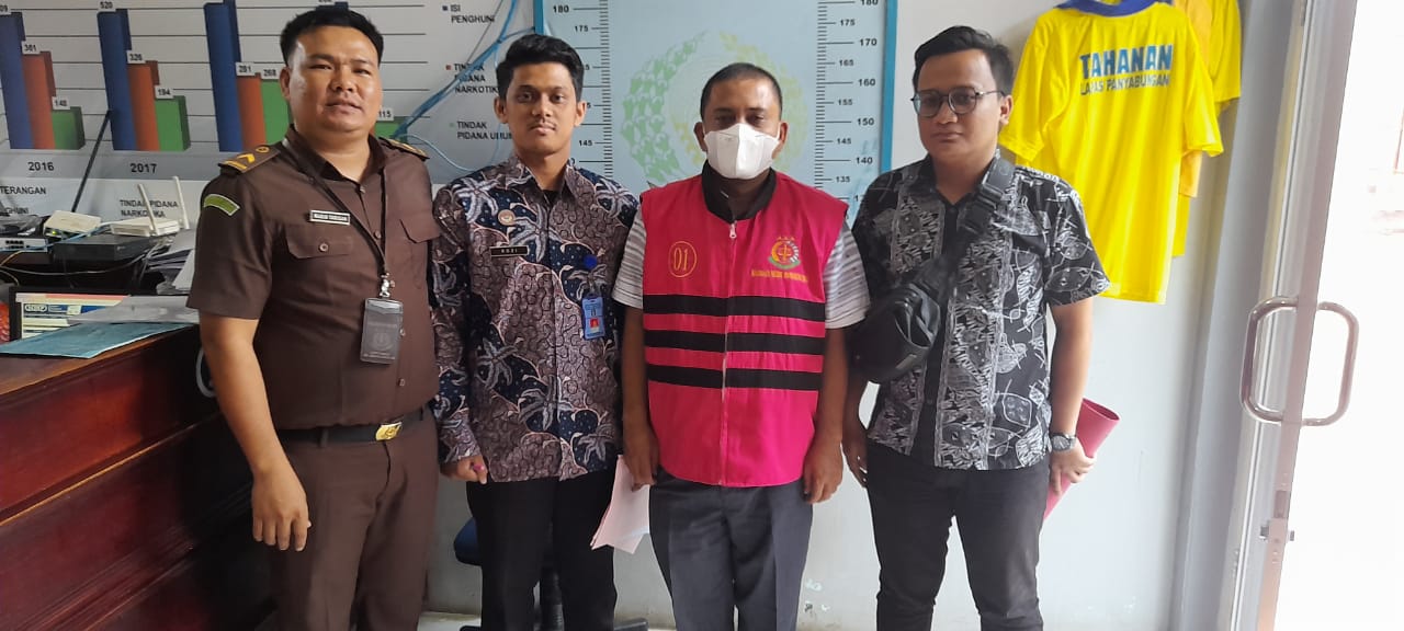 Kejari Madina tahan dua tersangka korupsi dana BOS Afirmasi dan Kinerja TA 2019 Kejari Madina tahan dua tersangka korupsi dana BOS Afirmasi dan Kinerja TA 2019