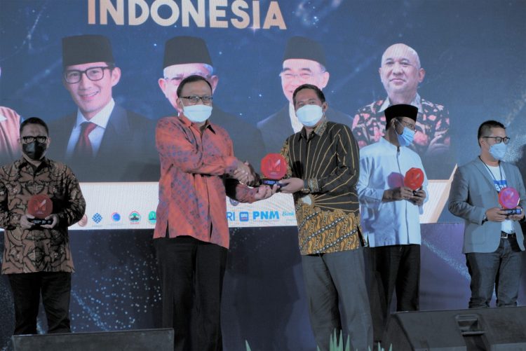 Pemda Kota Cirebon raih Merdeka Award Kategori Inovasi Digital Pemda Kota Cirebon raih Merdeka Award Kategori Inovasi Digital