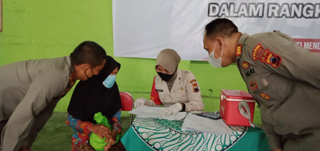 Warga antusias ikut vaksinasi Covid-19 oleh Polres Klaten