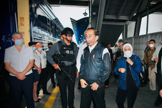 Presiden Jokowi lanjutkan lawatan perdamaian ke Moskow Rusia Presiden Jokowi lanjutkan lawatan perdamaian ke Moskow Rusia