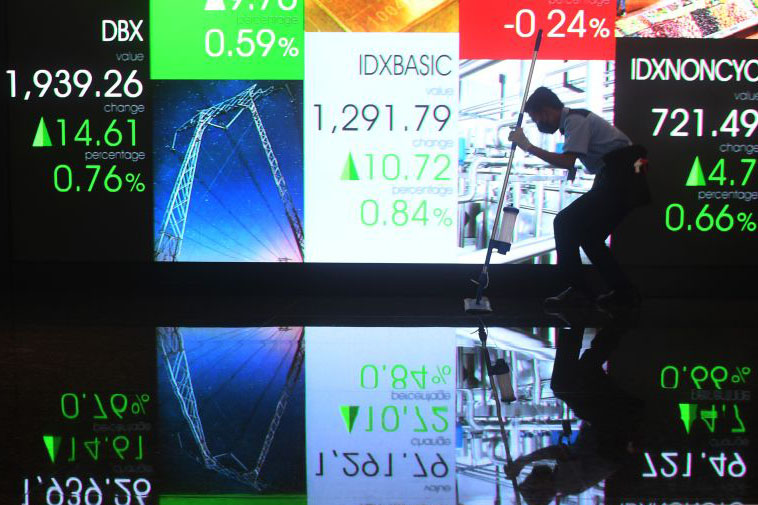 IHSG Senin dibuka menguat 9,79 poin
