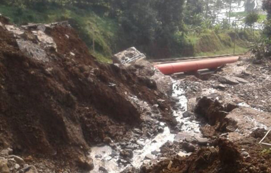 10 Juni 2017: Banjir bandang terjang Cibunian Bogor 10 Juni 2017: Banjir bandang terjang Cibunian Bogor