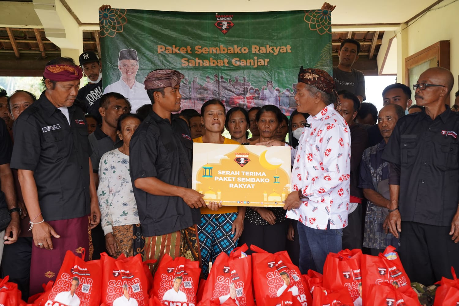 Tokoh adat Bali hingga komunitas kopi deklarasi dukung Ganjar Pranowo maju Pilpres 2024 Tokoh adat Bali hingga komunitas kopi deklarasi dukung Ganjar Pranowo maju Pilpres 2024