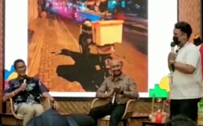 Sandiaga Uno nobatkan Asep Hermawan sebagai Icon Inspiratif AKI Cirebon 