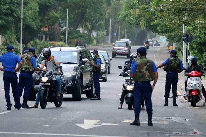 Didera krisis ekonomi, warga Sri Lanka ramai-ramai buat paspor