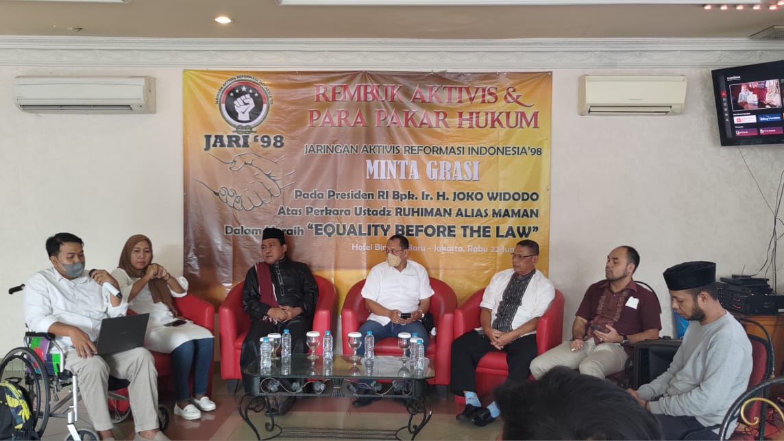JARI 98 akan ajukan grasi untuk Ustad Ruhiman ke Jokowi JARI 98 akan ajukan grasi untuk Ustad Ruhiman ke Jokowi