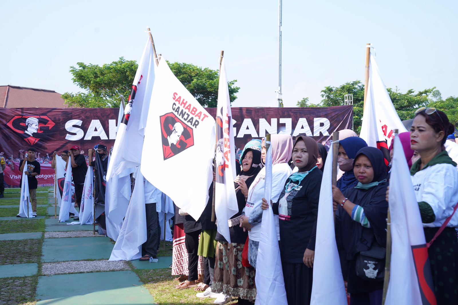 Dukung Ganjar maju Pilpres, ribuan massa hadiri apel akbar Sahabat Ganjar Dukung Ganjar maju Pilpres, ribuan massa hadiri apel akbar Sahabat Ganjar