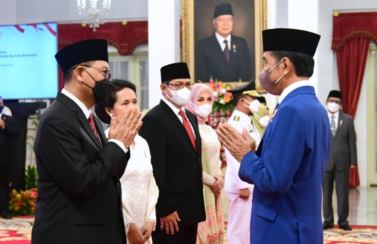 Presiden Jokowi boyong Kepala-Wakil Otorita IKN ke titik nol Nusantara