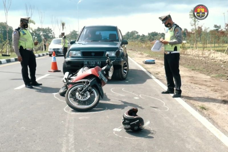 Polisi gelar simulasi kecelakaan lalu lintas dukung MotoGP Polisi gelar simulasi kecelakaan lalu lintas dukung MotoGP