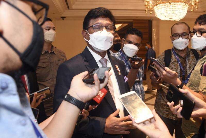 Sediakan akses internet merata, Menteri Johnny : Kominfo kombinasikan kabel serat optik dan satelit