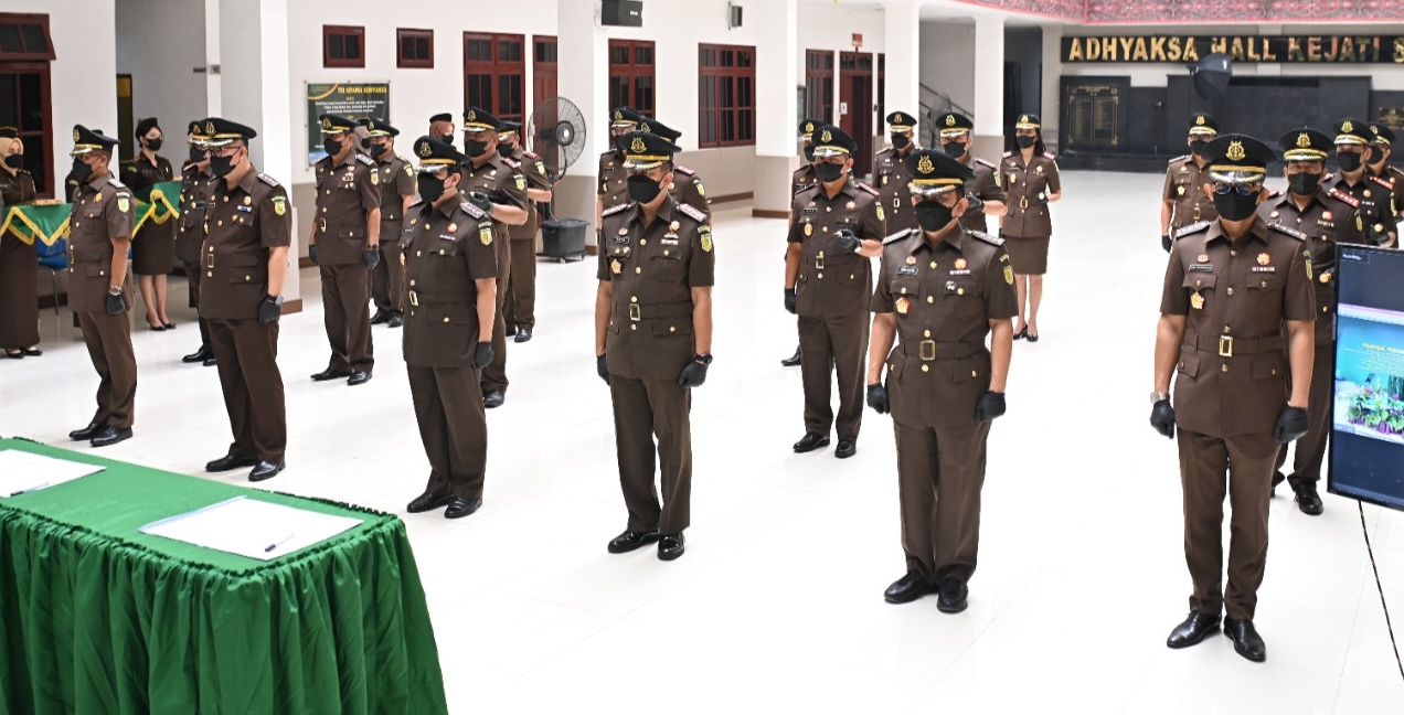Lantik eselon III, Kajatisu minta jajaran hindari perbuatan yang menciderai rasa keadilan masyarakat Lantik eselon III, Kajatisu minta jajaran hindari perbuatan yang menciderai rasa keadilan masyarakat