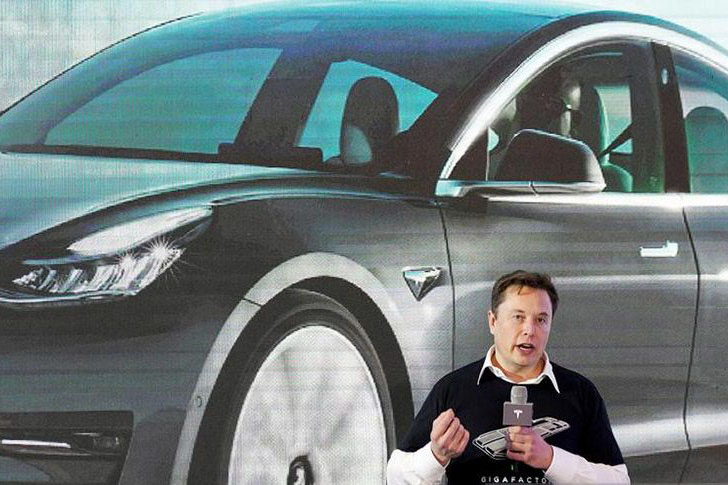 Elon Musk ingin buat platform media sosial Elon Musk ingin buat platform media sosial