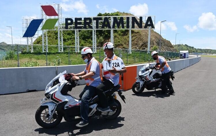 Sebanyak 360 marshall pastikan gelaran MotoGP Mandalika berjalan aman Sebanyak 360 marshall pastikan gelaran MotoGP Mandalika berjalan aman