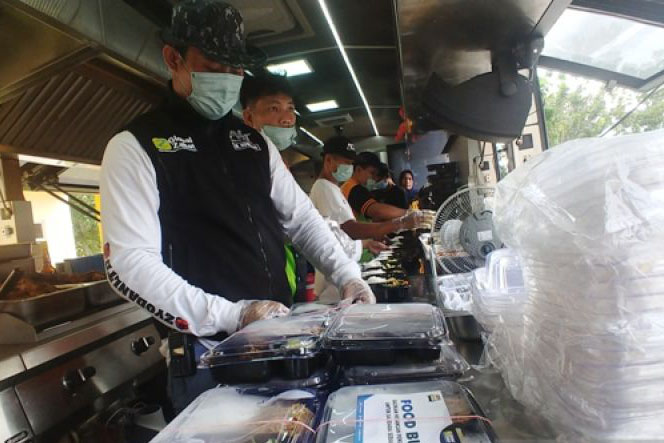 ACT mengoperasikan Humanity Food Bus untuk membantu korban gempa